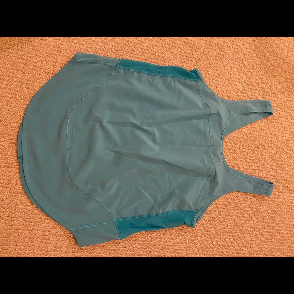 Lululemon workout top